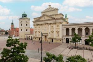 Apartament przy Placu Zamkowym by Noclegi Renters