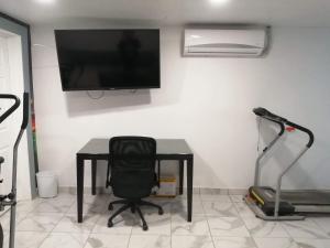 5 min from the American Consulate