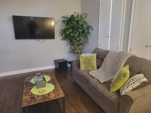 Fresh Modern Industrial split level