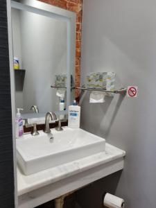 Spacious Industrial split level with a Balcony