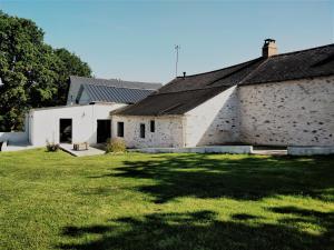 Maisons de vacances Jolie longere pres Canal Nantes-Brest ' Petanque : photos des chambres