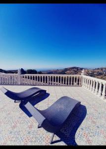 Villa Overlooking Beach - Private Swimming Pool!
