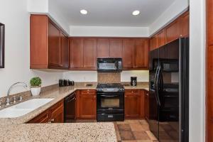 Desert Getaway - La Quinta Legacy Villas Resort - 12 Resort Pools