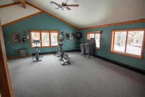 Apartment room in Mountainside 126G
