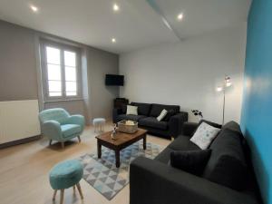 Maisons de vacances Gite Saint-Haon-le-Chatel, 3 pieces, 6 personnes - FR-1-496-254 : photos des chambres