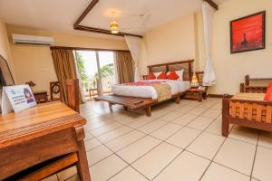 CityBlue Creekside Hotel & Suites