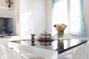 Old city apartment seaview