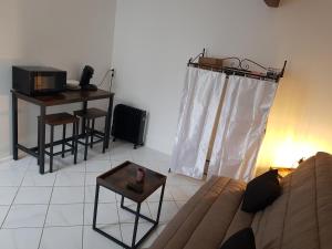 Appartements Home Gesteasy a 2 pas de la gare, tres calme : photos des chambres