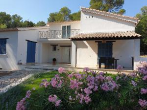 Villas La Bastide Blanche Magnifique villa 5 etoiles 5 chambres et piscine privee sur 6500 m VAR : photos des chambres