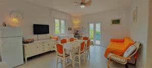 Apartment in Slatine with sea view, terrace, WiFi (4785-1)