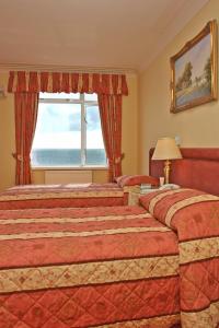 Standard Twin Room room in Best Western Livermead Cliff Hotel