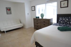 Singer Island Inn Deluxe Studio