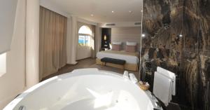 Hotel Salobreña Suites