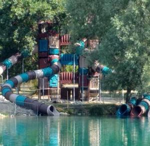 Campings Camping Le Lac Bleu : photos des chambres