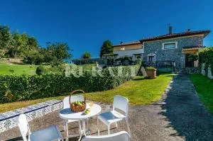 Casa Carmen 5 Situada en una zona muy tranquila a - Camango