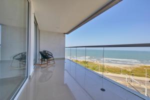 Artsy Oceanview Condo W Incredible Rooftop Pool