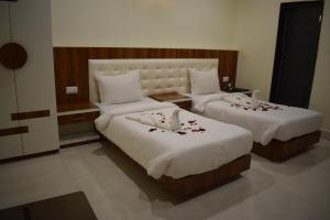 HOTEL THE HILLS