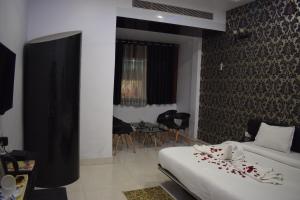 HOTEL THE HILLS