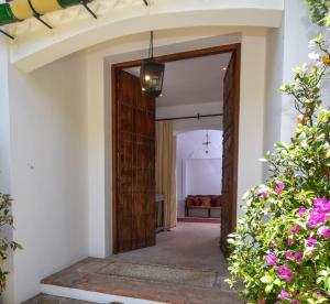A Real Oasis In Colonial Style