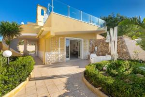 Villa degli Eucalipti by BarbarHouse - 4hvězdičkové hotely ve městě Torre Squillace