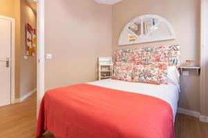 Plaza Nueva Deluxe Suite by Valcambre