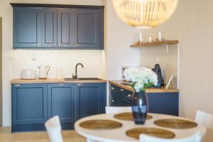 Ustronie Apartments z widokiem na morze 20 m do plaży