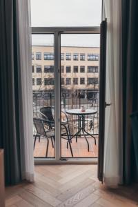 Lindens apartments with AC and view to central square