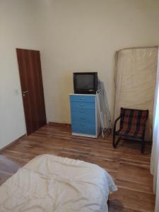 Casa en Jose Marmol con entrada individual