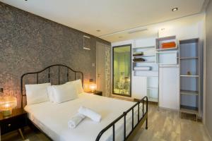 Tantan golden 5 not far from beach