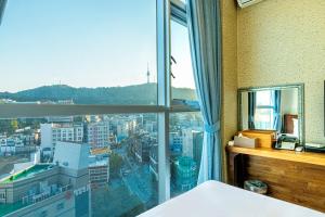 Phòng 3 Người Nhìn Ra Núi (Triple Room with Mountain View)