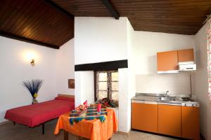Villages vacances Residence San Damiano - Location Appartements, Studios & Chambres : Chambre Double avec Salle de Bains Privative