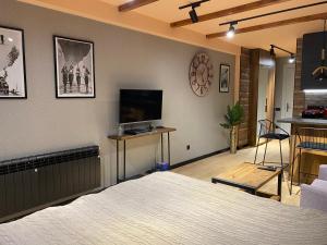 Atrium Apt. 403