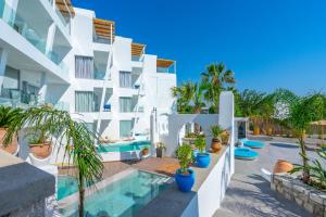 Kouros Home & Suites