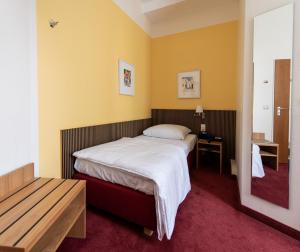 Small Single Room room in Hotel Aigner