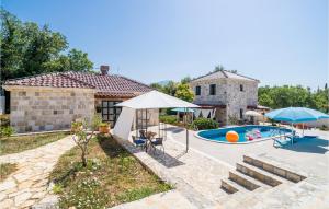 obrázek - Beautiful Home In Cilipi With 4 Bedrooms, Wifi And Outdoor Swimming Pool