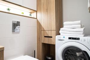 Arkadia Prime Apartment by BookingHost