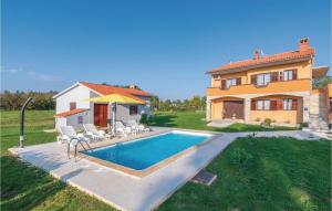 Three-Bedroom Holiday Home In Barban