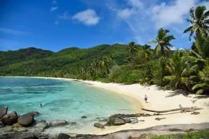 Les Forbans SelfCatering Apartment - Takamaka