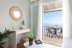 Marina Beachfront Apartment by Konnect, Ipsos