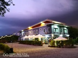 บ้านแก่งรีสอร์ท เชียงคาน - Pak Chom