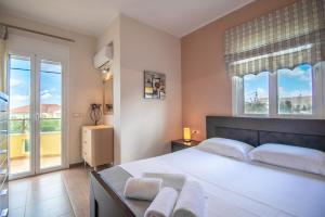 Ianthi Beach Villa by "elite"