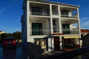 Apartment in Vinišce with Balcony, Air condition, WIFI, Washing machine (4753-4)