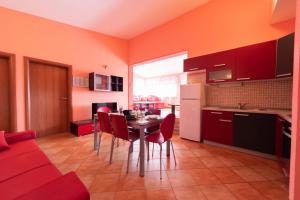 Apartment in Vinišce with Balcony, Air condition, WIFI, Washing machine (4753-4)