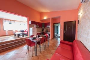 Apartment in Vinišce with Balcony, Air condition, WIFI, Washing machine (4753-4)