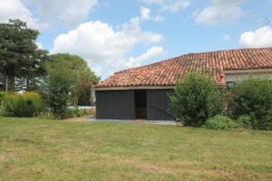 Maisons de vacances Beautiful 4-Bed country cottage with pool : photos des chambres