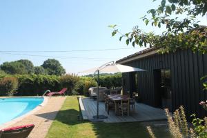 Maisons de vacances Beautiful 4-Bed country cottage with pool : photos des chambres
