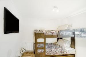 Ocean Bright 2BR W View, Wifi, Parking & Pool