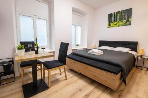 Central Point Apartment