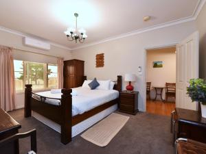 King 2 - close proximity to Bimbadgen and Hope Estate concerts