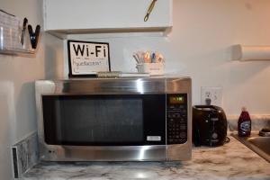 Cozy 2nd story Flat near downtown